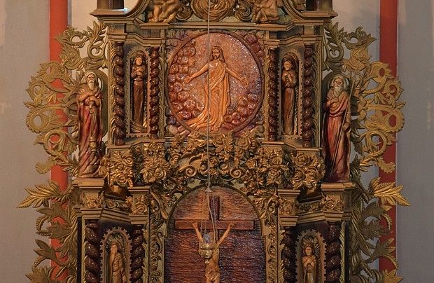 Ołtarz po renowacji (zdjęcie z kroniki Parafii pw. św. Marii Magdaleny w Garczegorzu)