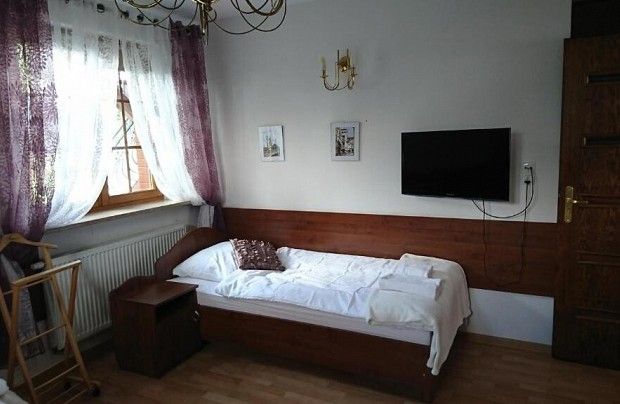 Zdjęcie ze strony www.booking.com/hotel/pl/apartments-pod-klonami-kisewo.pl.html