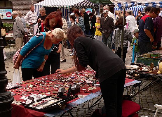 Pchli targ w Lęborku fot. LOT "Ziemia Lęborska - Łeba" grafika