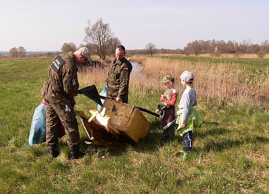 "Błękit rzeki dobrem Krainy 2015" [fot. LOT "Ziemia Lęborska - Łeba"]