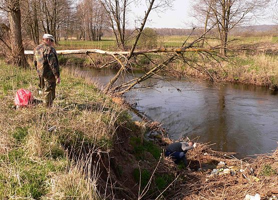Będzie czyściej wzdłuż rzeki Łeby grafika