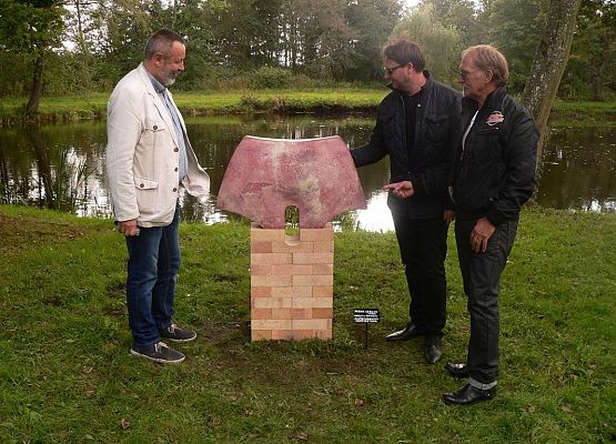 Grafika 9: V Plener Rzeźbiarski w Poraju – fotorelacja