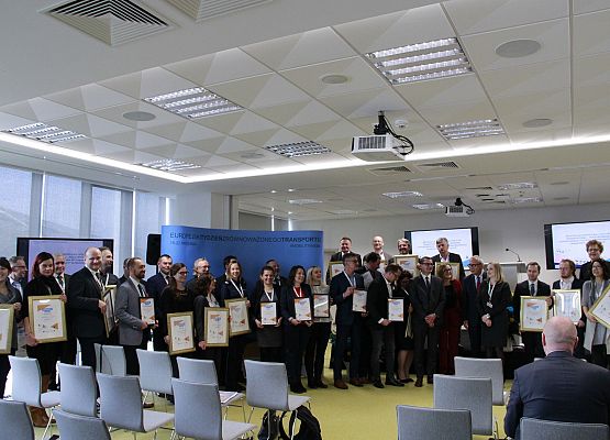 Grafika 1: Wyróżnienie za Dzień Bez Samochodu