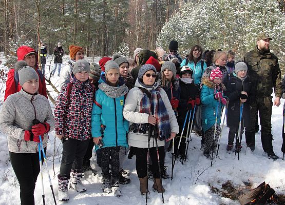 Grafika 4: Nad Jezioro Czarne w śnieżnej bieli