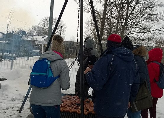 Grafika 16: Nad Jezioro Czarne w śnieżnej bieli