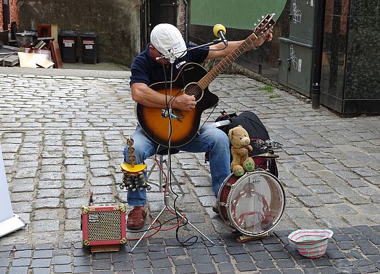 Grafika 3: Osiem nowel na ósmą edycję