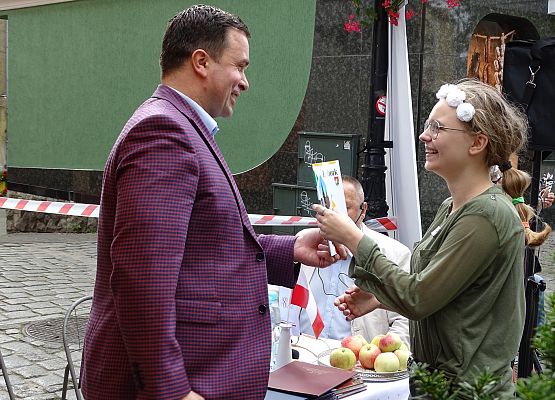 Grafika 9: Osiem nowel na ósmą edycję