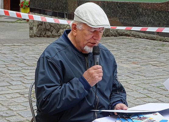 Grafika 14: Osiem nowel na ósmą edycję