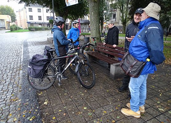 Grafika 2: Uczcili pamięć pocztyliona