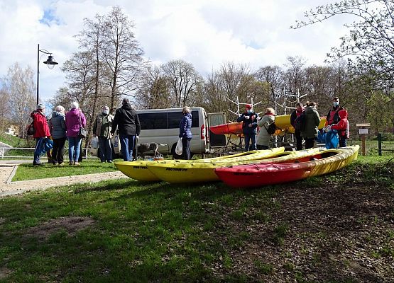 Grafika 2: Wyciągali "skarby" z rzeki Łeby
