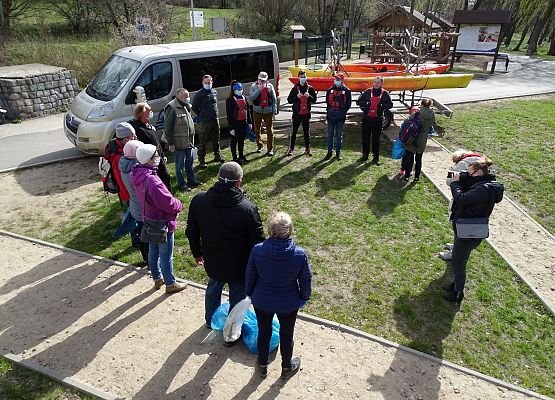 Grafika 3: Wyciągali "skarby" z rzeki Łeby