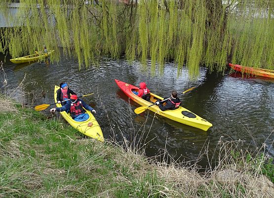 Grafika 7: Wyciągali "skarby" z rzeki Łeby