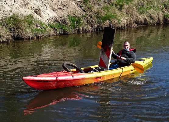 Grafika 9: Wyciągali "skarby" z rzeki Łeby