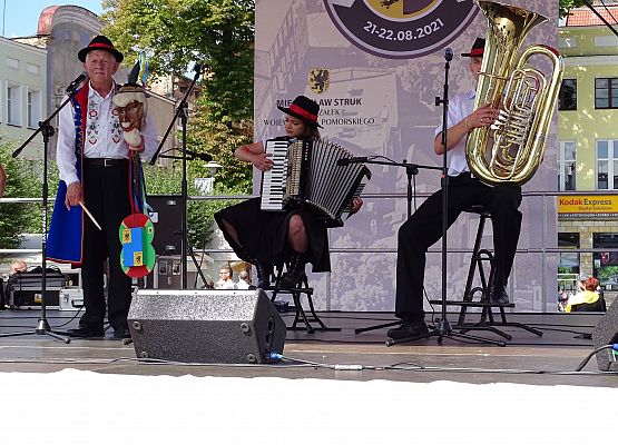 Grafika 10: Kaszubi świętowali w Pucku