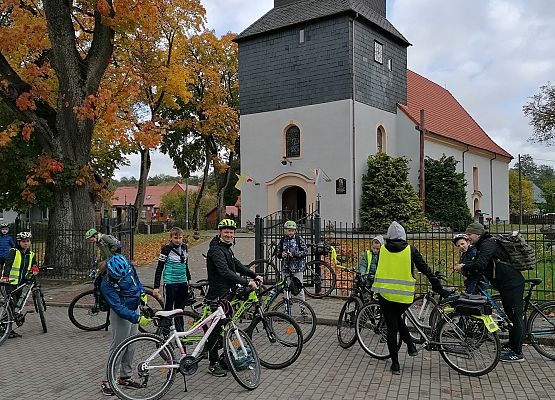 Grafika 5: Poznawali piękno gminy Potęgowo