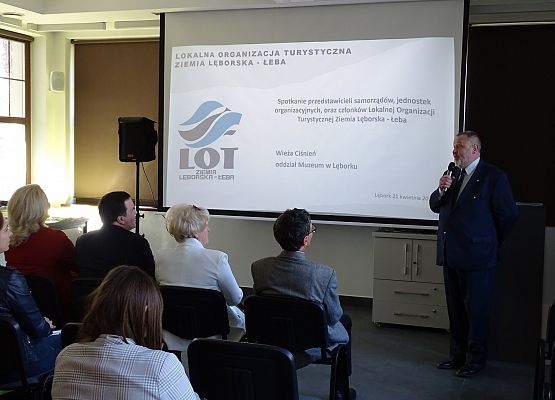 Grafika 1: "Łączy nas rzeka Łeba" &ndash; oferta LOT-u dla samorządów