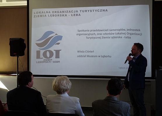 Grafika 3: "Łączy nas rzeka Łeba" &ndash; oferta LOT-u dla samorządów