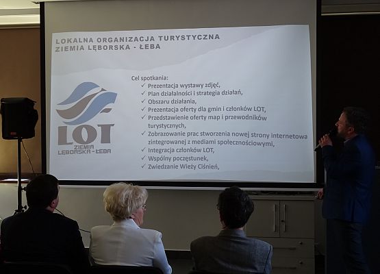 Grafika 5: "Łączy nas rzeka Łeba" &ndash; oferta LOT-u dla samorządów