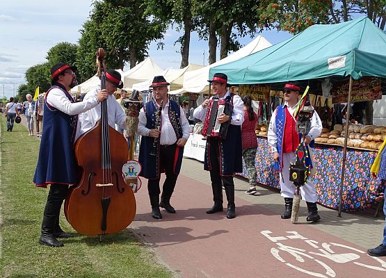 Grafika 8: Kaszubi świętowali w Brusach