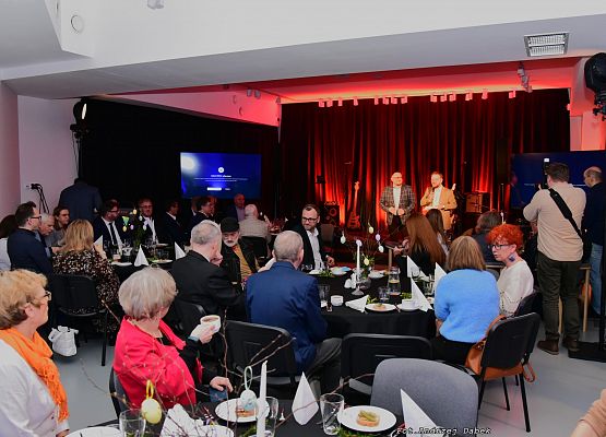 Grafika 11: 20 lat minęło