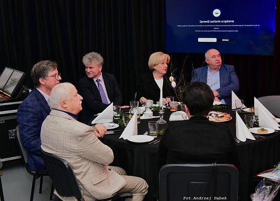 Grafika 5: 20 lat minęło