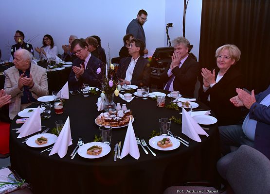 Grafika 6: 20 lat minęło