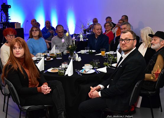 Grafika 9: 20 lat minęło