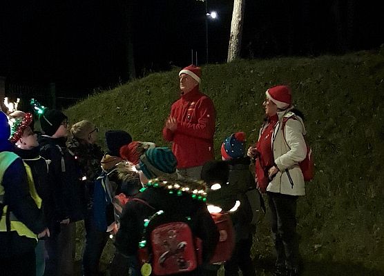 Grafika 4: Wieczorna lęborska wędrówka w świątecznej scenerii