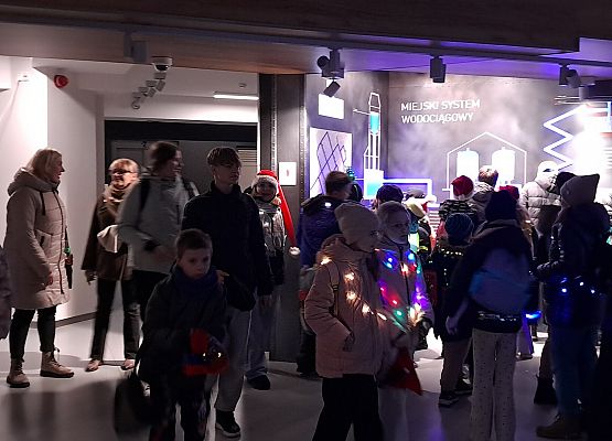 Grafika 7: Wieczorna lęborska wędrówka w świątecznej scenerii