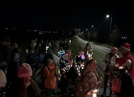 Grafika 10: Wieczorna lęborska wędrówka w świątecznej scenerii