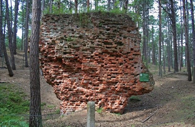 Ruiny kościoła św. Mikołaja w Łebie