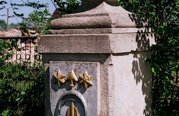 Zespół pałacowo-parkowy w Charbrowie