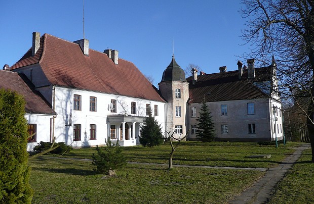 Zespół pałacowo-parkowy w Charbrowie