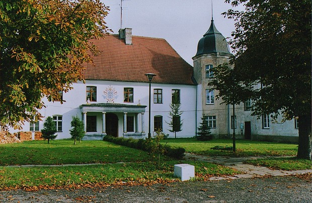 Zespół pałacowo-parkowy w Charbrowie