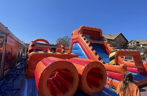 Zdjęcie ze strony www.facebook.com/funlandiadmuchanyparkrozrywki