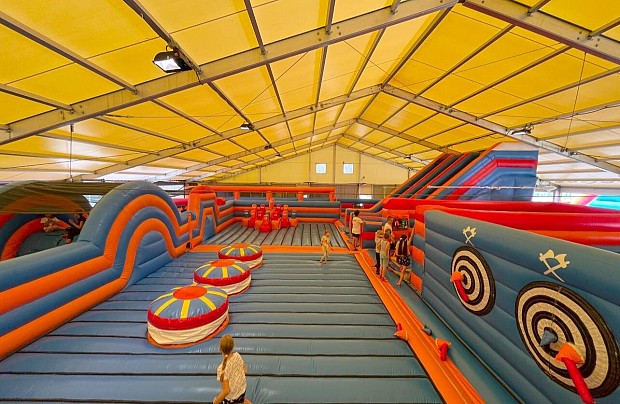 Zdjęcie ze strony www.facebook.com/funlandiadmuchanyparkrozrywki