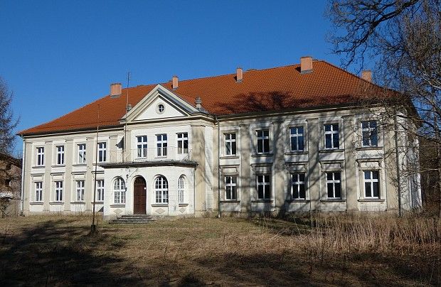 Zespół pałacowo-parkowy w Karżnicy