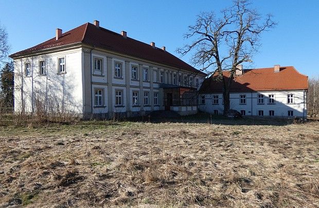 Zespół pałacowo-parkowy w Karżnicy