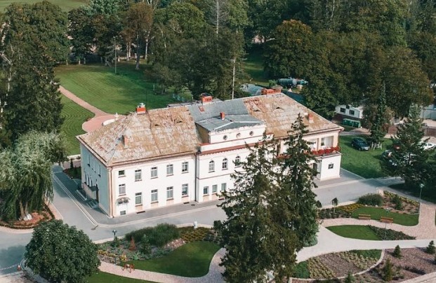 Zespół pałacowo-parkowy w Runowie