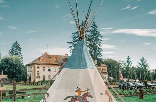 Zespół pałacowo-parkowy w Runowie