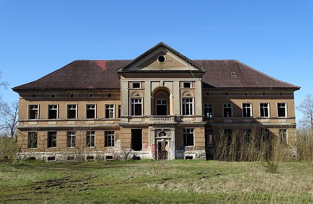 Zespół pałacowo-parkowy w Zdrzewnie