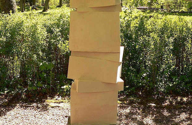 Przypałacowa Galeria Rzeźb w Poraju