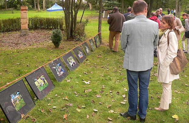 Przypałacowa Galeria Rzeźb w Poraju