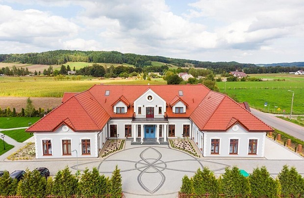 Zdjęcie ze strony www.dworek.czardasz.pl