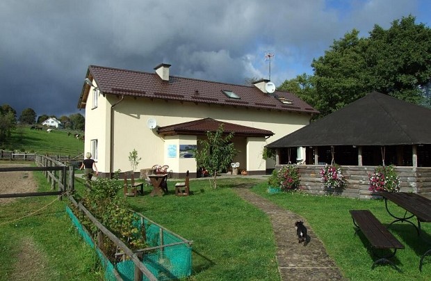 Zdjęcie ze strony www.booking.com/hotel/pl/stajnia-grazyny-mikorowo-48-600435117.pl.html