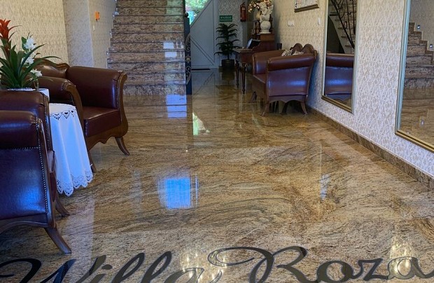 Zdjęcie ze strony www.willaroza.eu