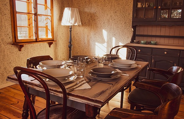 Zdjęcie ze strony www.slowhop.com/pl/miejsca/2953-dworek-krepkowice.html