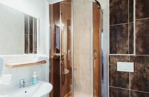 Zdjęcie ze strony www.booking.com/hotel/pl/dom-wczasowy-twardowski-leba1.pl.html