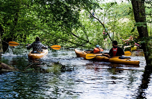 "FAMILYday Spływy Kajakowe"